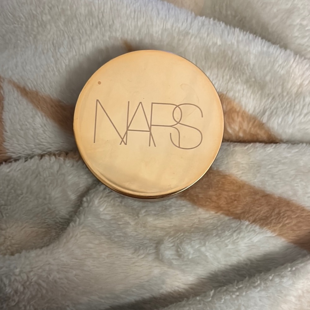 NARS Gold Compact